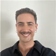 Graduado en el conservatorio superior de Las Palmas de Gran Canaria en la especialidad de Flauta travesera.